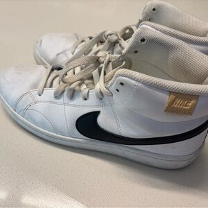 Nike Men’s Court Royale 2 Mid